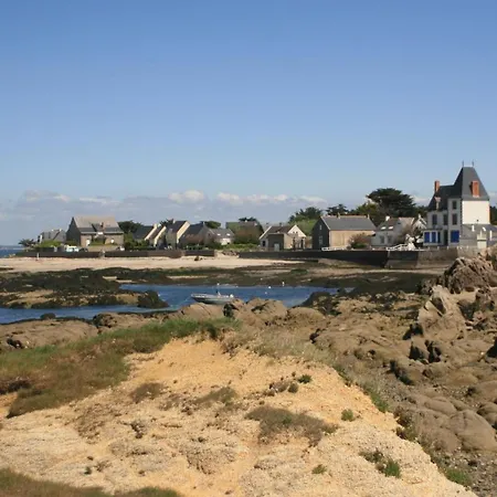 Maison A 200 M De La *